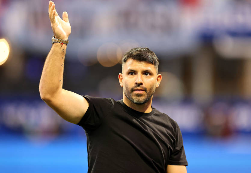 Агуэро стал жертвой насмешек от фанатов из-за своего опрометчивого обещания Агуэро стал жертвой насмешек от фанатов из-за своего опрометчивого обещания