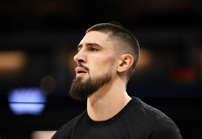 "Это мой дружбан": бывший боец UFC оценил переход Леня в Лейкерс