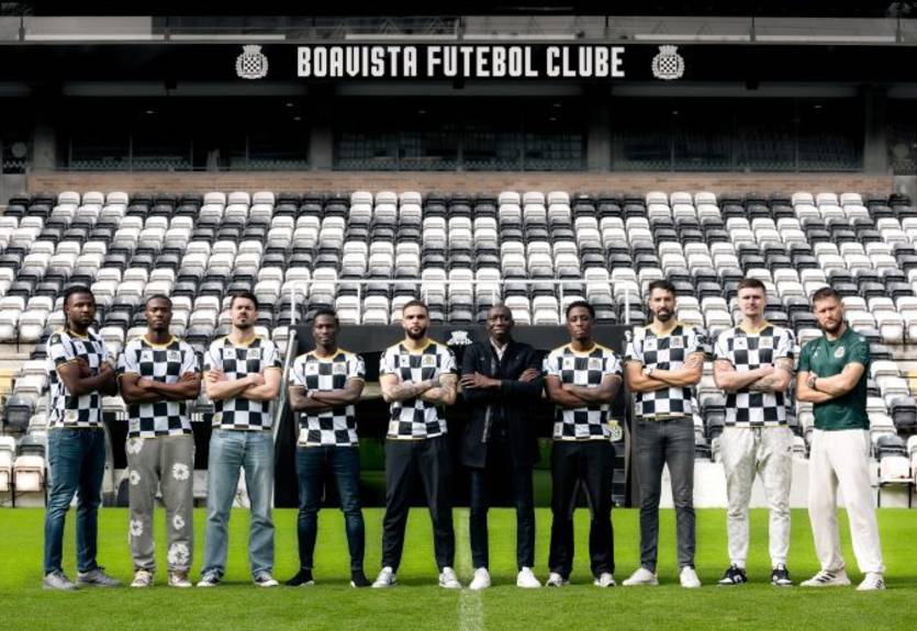 Португальский клуб объявил сразу о девяти трансферах