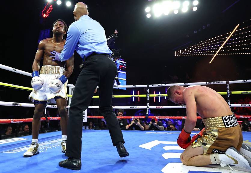 "Все было под контролем": Кроуфорд высказался о победе Дэвиса над Беринчиком