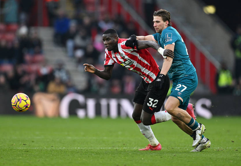 Забарный помог Борнмуту подняться в топ-5 АПЛ, Брентфорд Ярмолюка одолел Вест Хэм