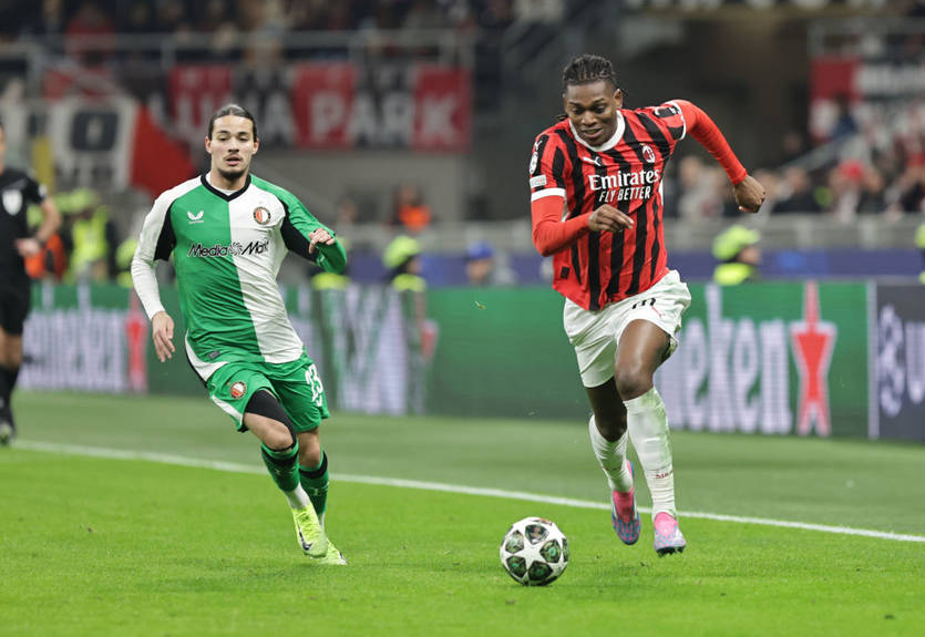 Фінт дня: лідер Мілана пошив у дурні гравця Феєноорда